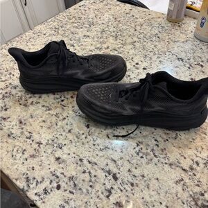 Men's Black Athletic Running Shoes with Cushioned Support